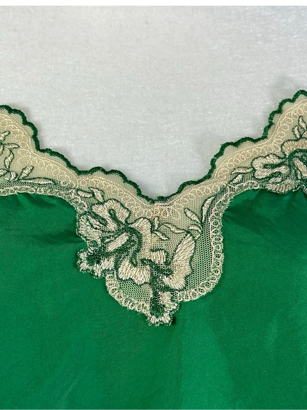 Set of 3 Express 100% Silk Cami's Size M - Picture 4 of 10